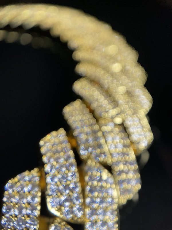 Cadena Cuban Prong 25mm 18k