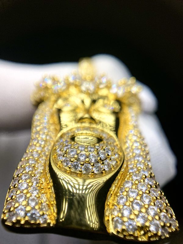 Medalla Jesús Corona Diamond 18k
